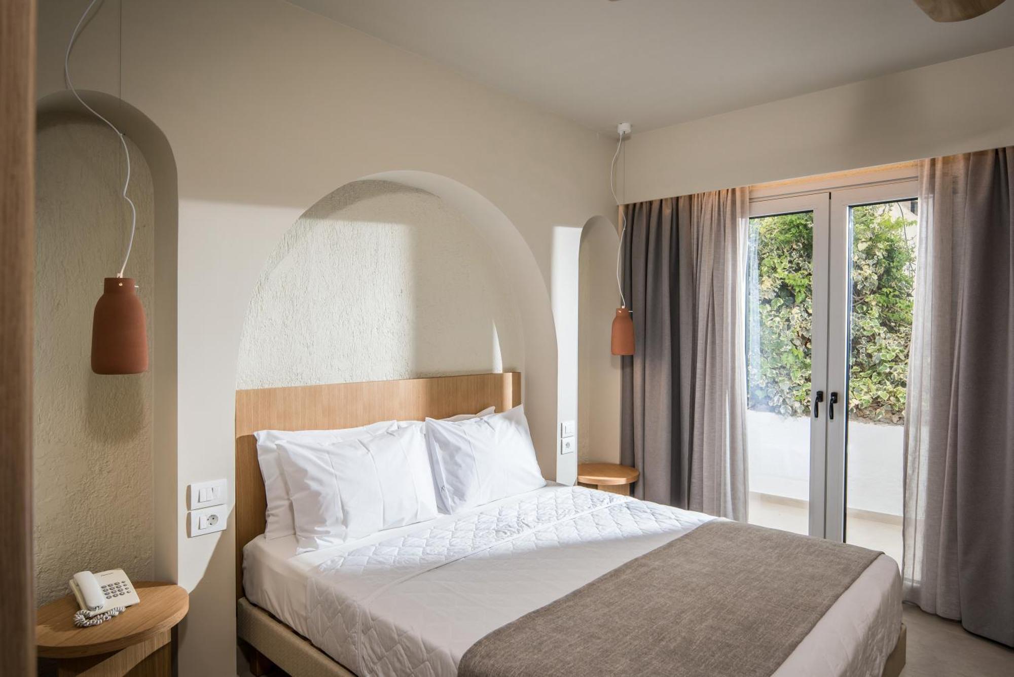 Hotel South Coast 3*
