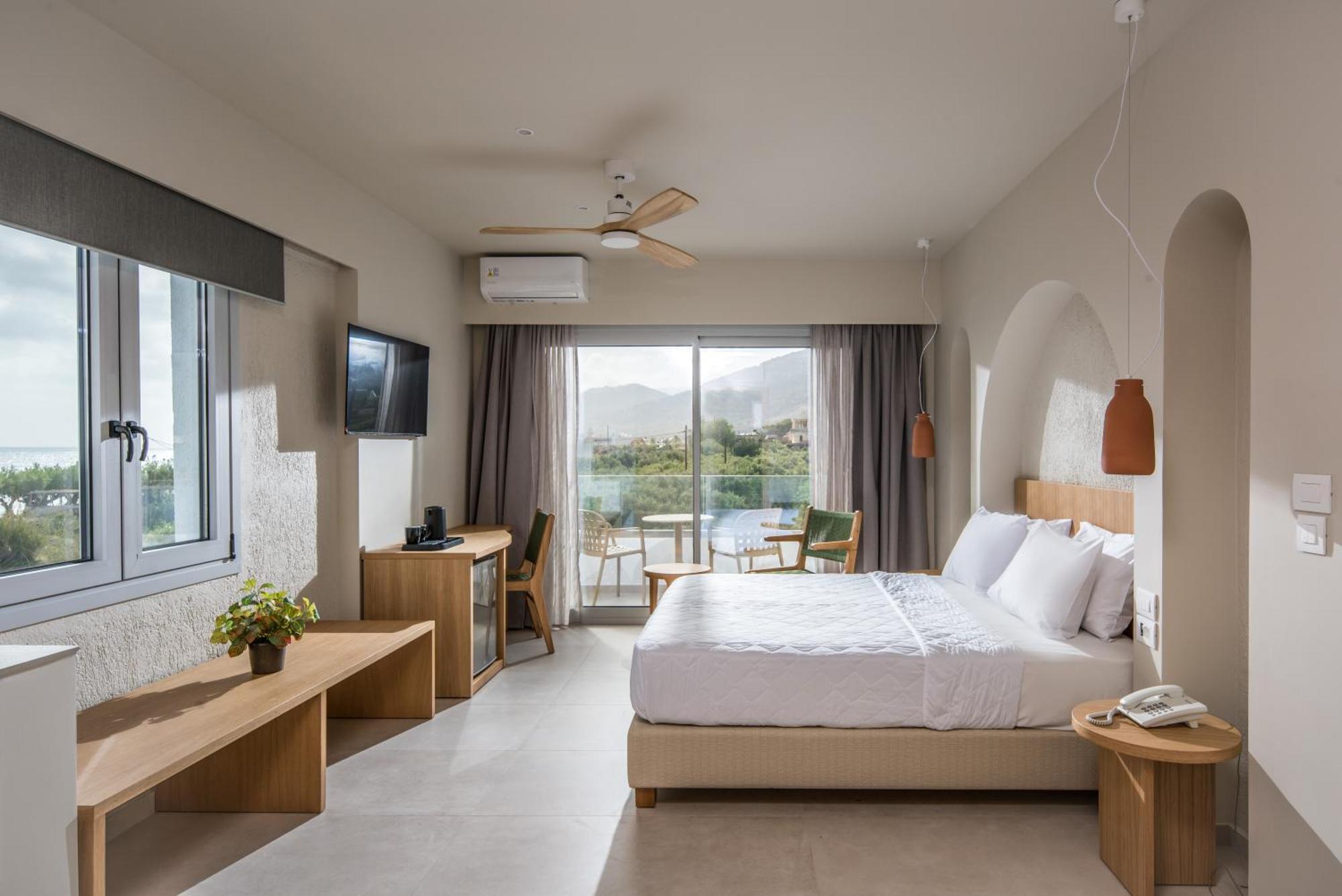 Hotel South Coast 3*